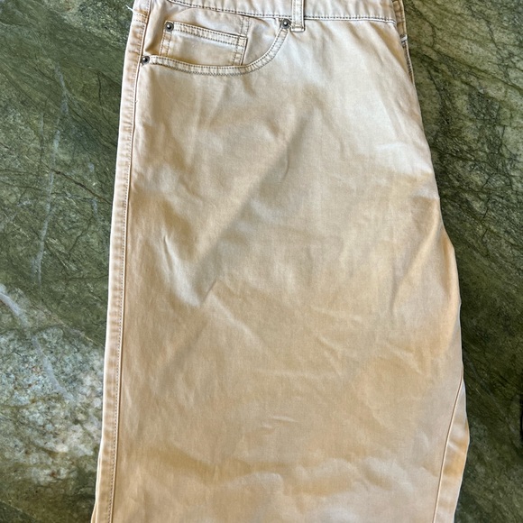 Peter Millar Men's Tan Colored 5 Pocket Tan Jeans Size 40, 32 Inseam - Picture 6 of 7